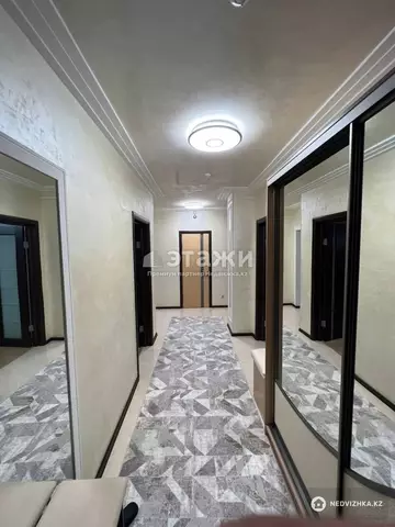 3-комнатная квартира, этаж 3 из 14, 109 м²