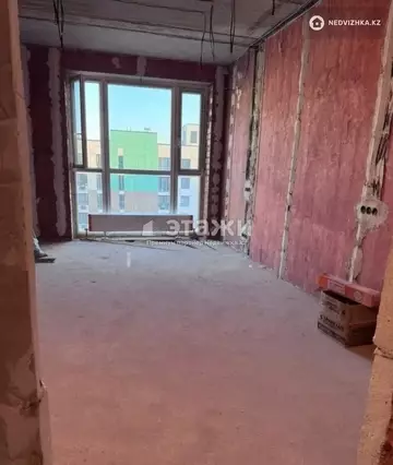 4-комнатная квартира, этаж 9 из 9, 140 м²