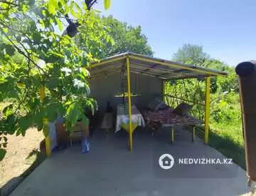2-комнатный дом, 38 соток, 20 м²