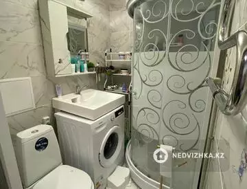 3-комнатная квартира, этаж 2 из 4, 60 м², посуточно