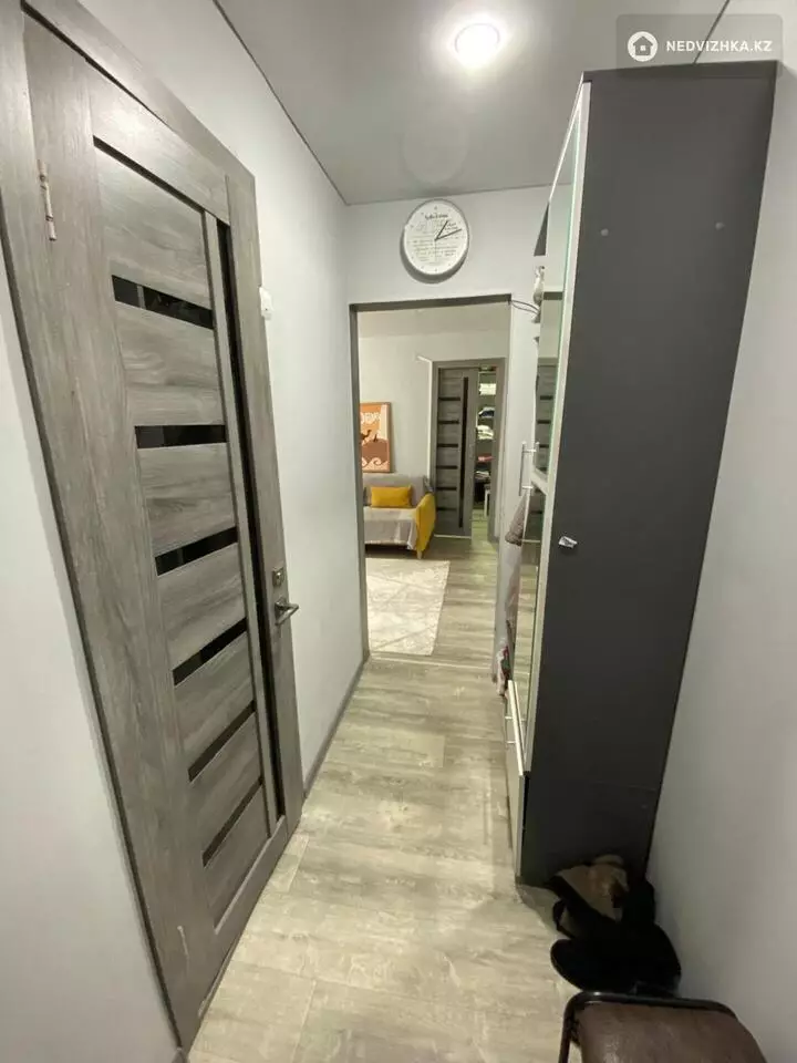 60 м², 3-комнатная квартира, этаж 2 из 4, 60 м², посуточно, изображение - 1
