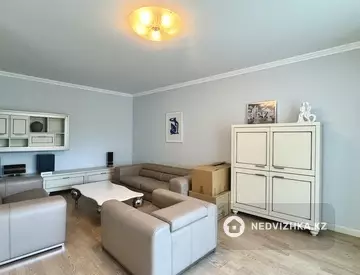 2-комнатная квартира, этаж 4 из 13, 87 м²