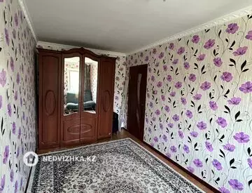 3-комнатная квартира, этаж 4 из 5, 70 м², на длительный срок