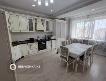 3-комнатная квартира, этаж 4 из 5, 115 м²