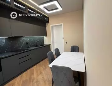2-комнатная квартира, этаж 4 из 9, 64 м²