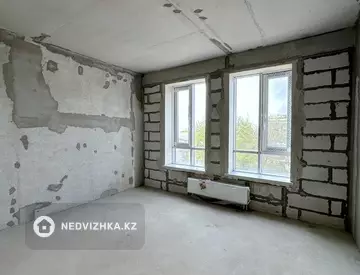 4-комнатная квартира, этаж 3 из 19, 146 м²