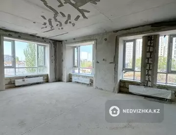 4-комнатная квартира, этаж 3 из 19, 146 м²