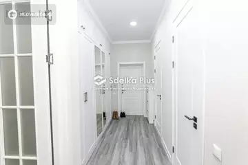 3-комнатная квартира, этаж 4 из 8, 81 м²