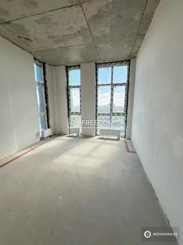 4-комнатная квартира, этаж 18 из 18, 174 м²