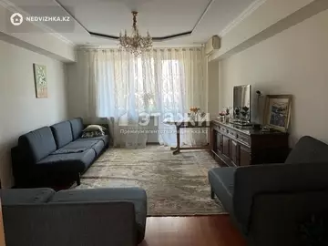 3-комнатная квартира, этаж 4 из 5, 86 м²