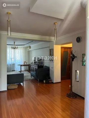 3-комнатная квартира, этаж 4 из 5, 86 м²