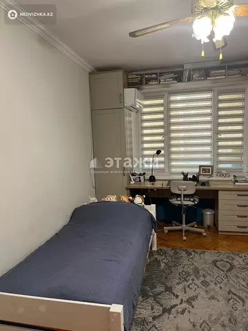 3-комнатная квартира, этаж 4 из 5, 86 м²