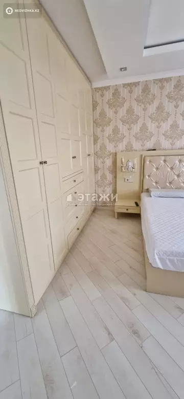 2-комнатная квартира, этаж 15 из 17, 65 м², на длительный срок
