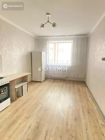 1-комнатная квартира, этаж 3 из 9, 39 м²