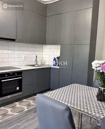 3-комнатная квартира, этаж 5 из 8, 100 м²