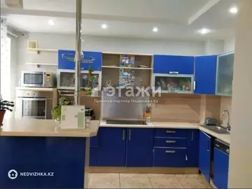 4-комнатная квартира, этаж 4 из 4, 170 м²