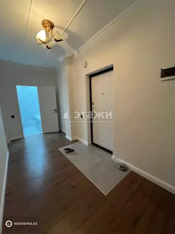 2-комнатная квартира, этаж 4 из 14, 56 м²