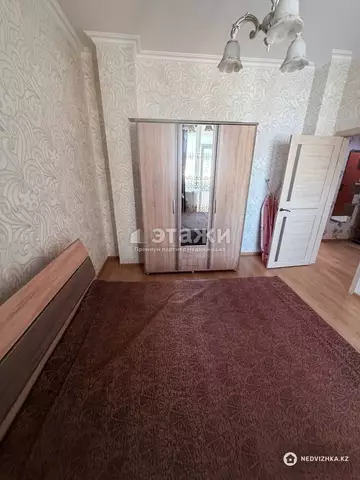 2-комнатная квартира, этаж 8 из 8, 55 м²