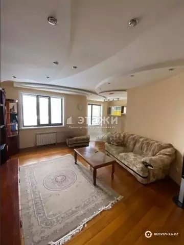 4-комнатная квартира, этаж 8 из 16, 130 м²