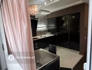 2-комнатная квартира, этаж 13 из 18, 80 м², на длительный срок