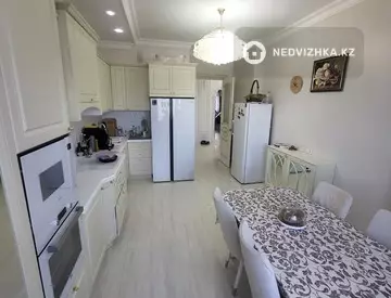 4-комнатная квартира, этаж 11 из 15, 120 м²