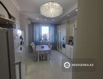 4-комнатная квартира, этаж 11 из 15, 120 м²