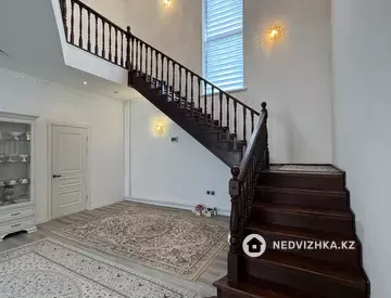 5-комнатный дом, 8 соток, 208 м²