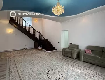 5-комнатный дом, 8 соток, 208 м²