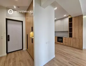 2-комнатная квартира, этаж 4 из 12, 58 м²