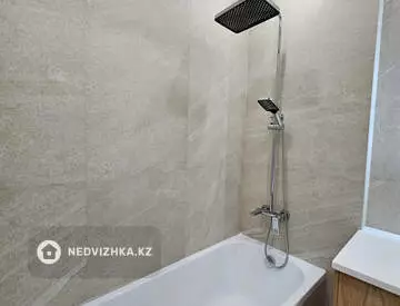 2-комнатная квартира, этаж 4 из 12, 58 м²