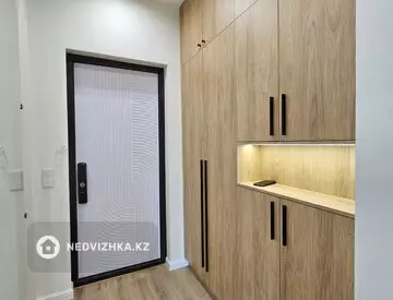 2-комнатная квартира, этаж 4 из 12, 58 м²