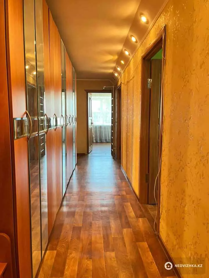 100 м², 4-комнатная квартира, этаж 5 из 5, 100 м², изображение - 1