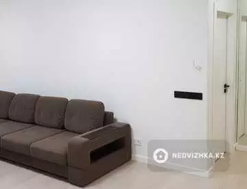 4-комнатная квартира, этаж 5 из 22, 93 м²