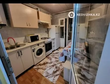 1-комнатная квартира, этаж 4 из 4, 40 м², по часам