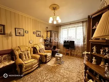 2-комнатная квартира, этаж 2 из 5, 52 м²