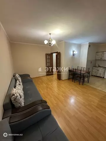 4-комнатная квартира, этаж 3 из 5, 79 м²