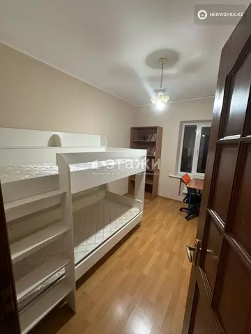 4-комнатная квартира, этаж 3 из 5, 79 м²
