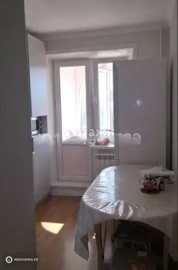 3-комнатная квартира, этаж 4 из 5, 62 м²