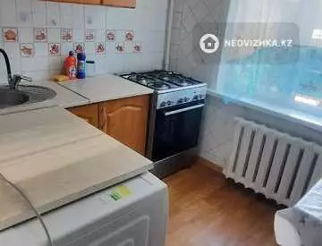 3-комнатная квартира, этаж 2 из 5, 65 м², на длительный срок