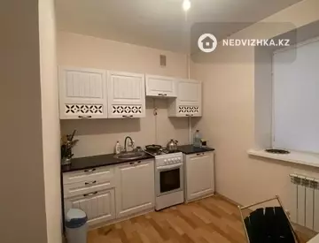 1-комнатная квартира, этаж 3 из 4, 42 м²