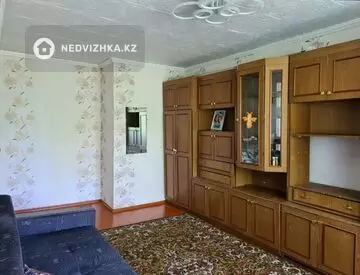 4-комнатная квартира, этаж 4 из 3, 75 м²