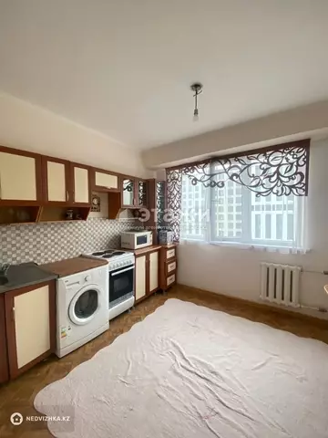 3-комнатная квартира, этаж 8 из 9, 63 м²