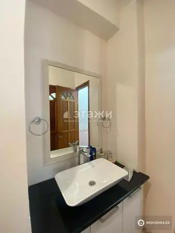 3-комнатная квартира, этаж 8 из 9, 63 м²