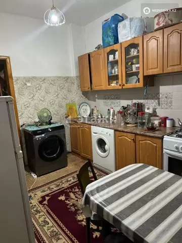 1-комнатная квартира, этаж 3 из 5, 38 м²