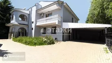 7-комнатный дом, 12.6 соток, 340 м², на длительный срок