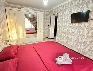 1-комнатная квартира, этаж 4 из 4, 35 м², по часам