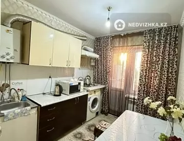 1-комнатная квартира, этаж 4 из 4, 35 м², по часам