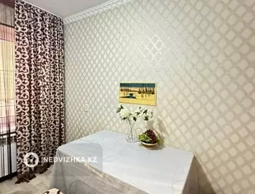 1-комнатная квартира, этаж 4 из 4, 35 м², по часам