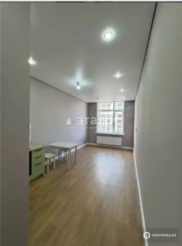 1-комнатная квартира, этаж 8 из 17, 49 м²