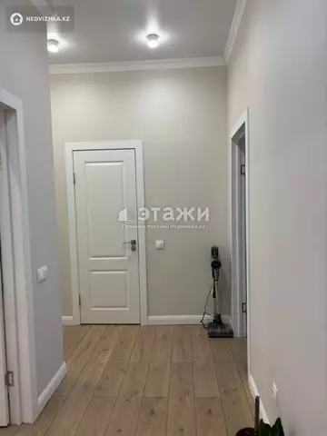 2-комнатная квартира, этаж 9 из 10, 65 м²